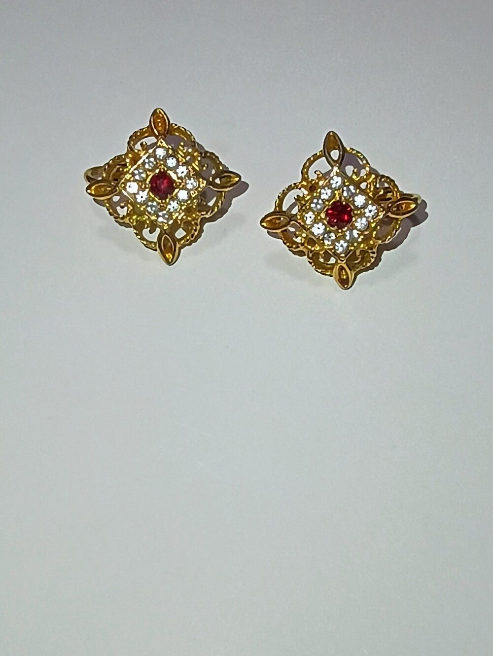 VINTAGE AVON GENUINE GARNET Gold Tone Filigree Stud Earrings w/ Red Crystal